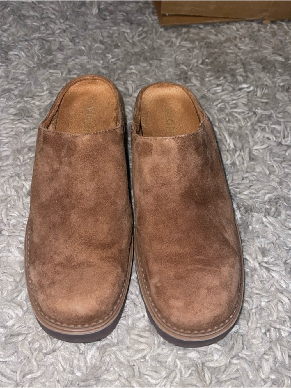 Vionic Women's Fairfax Clog Mule Brown Suede Lug Sole Slip On Women Sz 6
